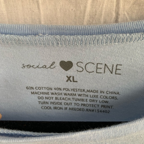 SOCIAL SCENE Blue Floral “Be The Change” Spring Crop Top Womens size XL - Picture 3 of 4